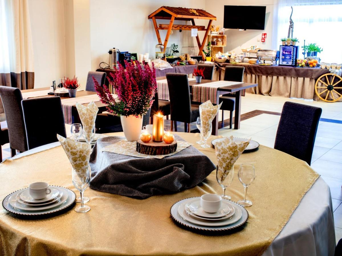 Hotel Feniks Gniezno Extérieur photo