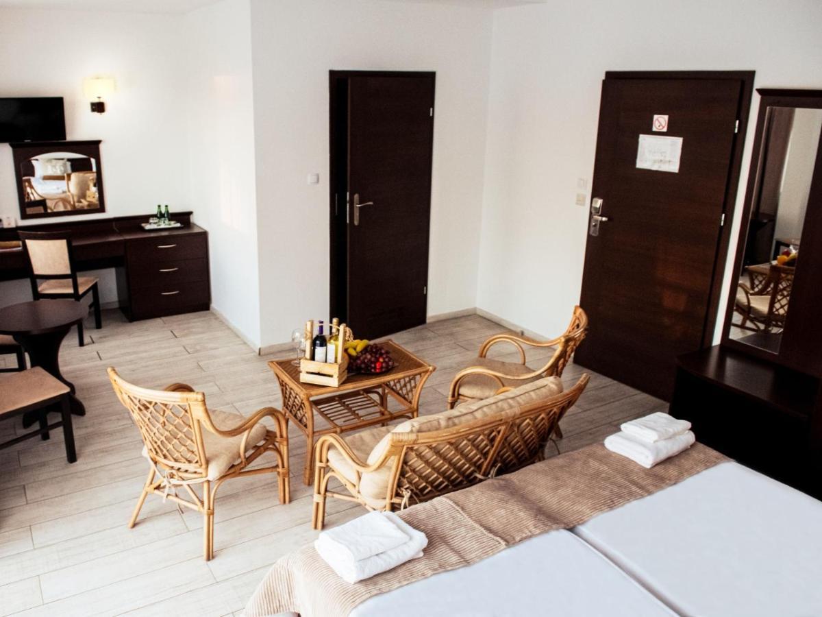 Hotel Feniks Gniezno Extérieur photo