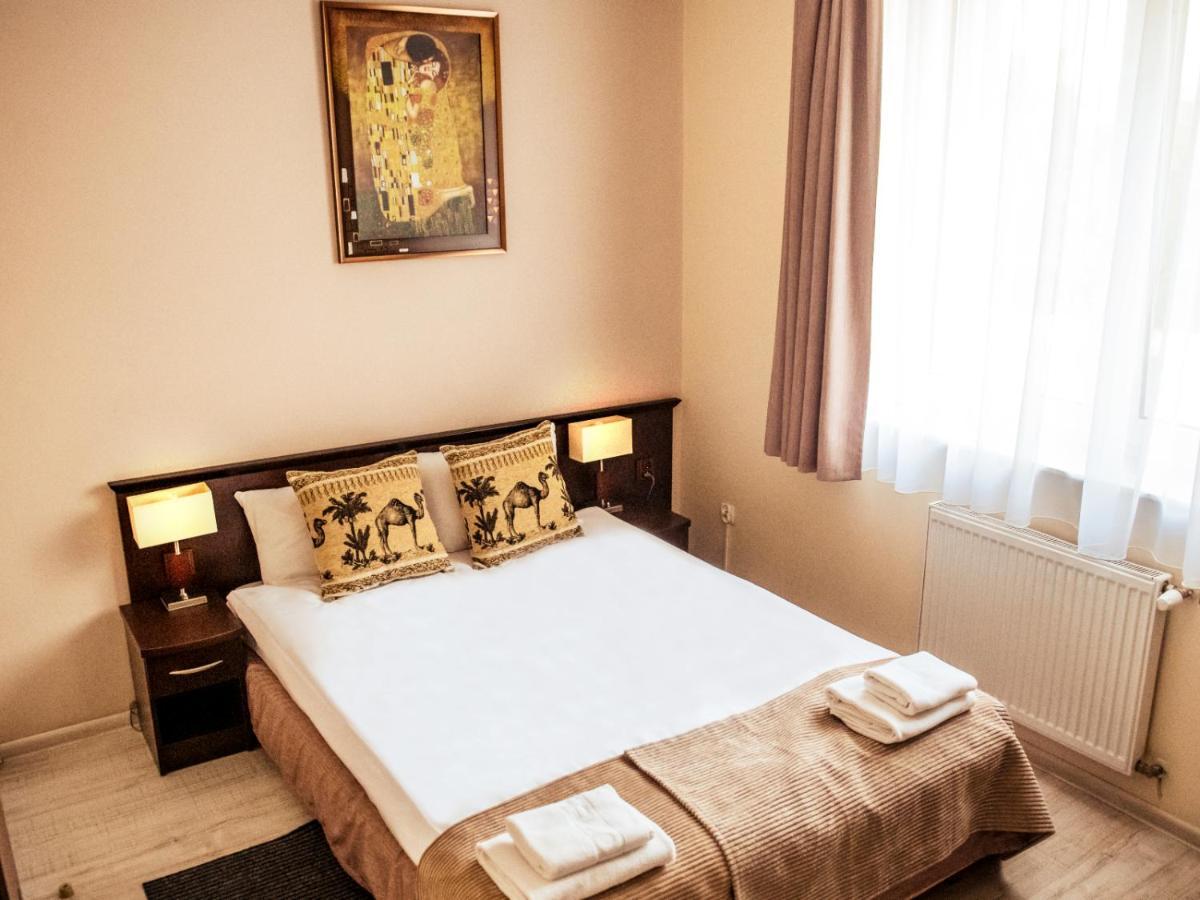 Hotel Feniks Gniezno Extérieur photo