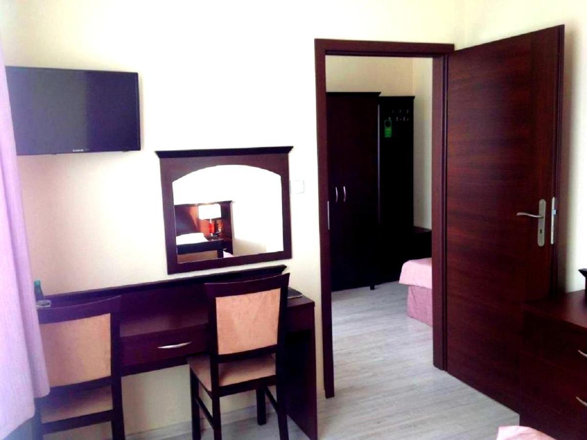 Hotel Feniks Gniezno Extérieur photo